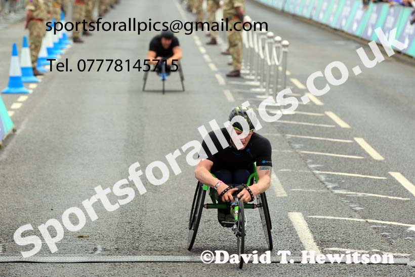 Mens wheelchair 2022 Great North Run. Photo: David T. Hewitson/Sports for All Pics